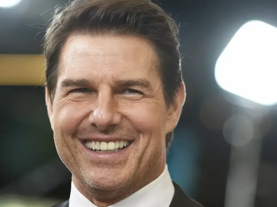 Tom Cruise tooth