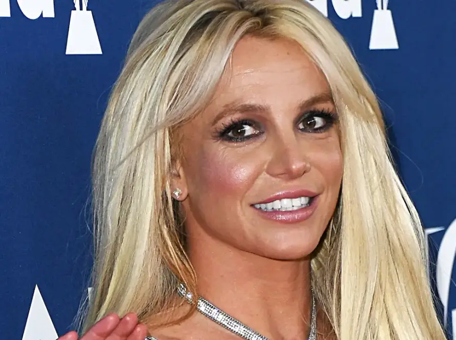 britney spears tooth