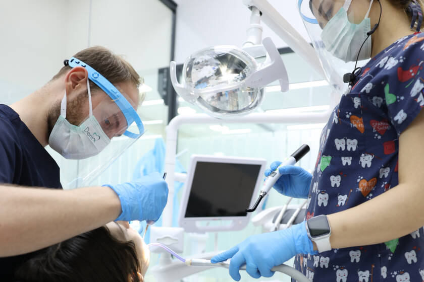 dentx-dental-implant-treatment-img-840x560