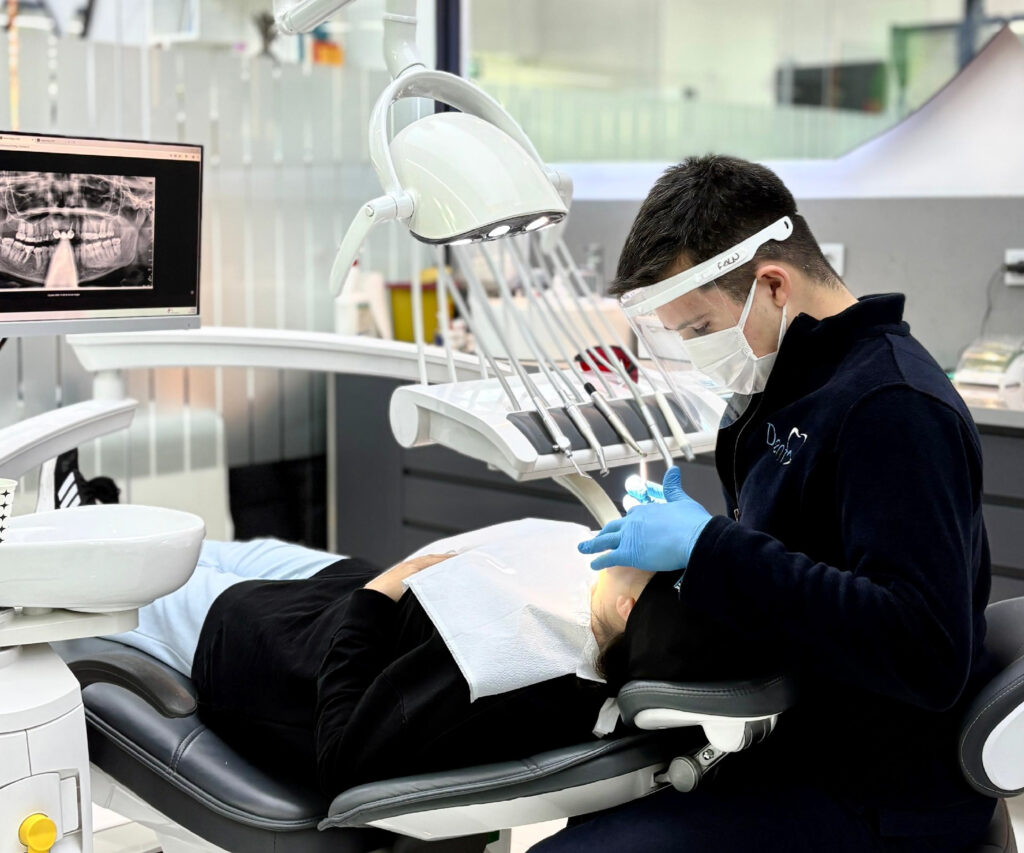 Root Canal Treatment (Endodontics)_Root Canal Treatment (Endodontics)-01